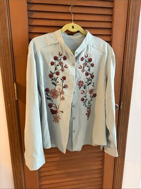 Embroidered Floral Button-Front Blouse - Light Blue